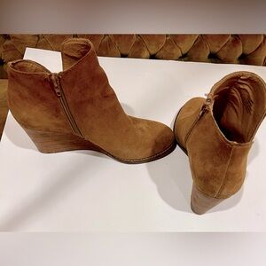 Lucky Brand Yakeena Suede Bootie, Size 11, Brown